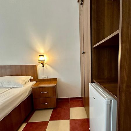 Hotel Nalba-Dalia Jupiter Buitenkant foto