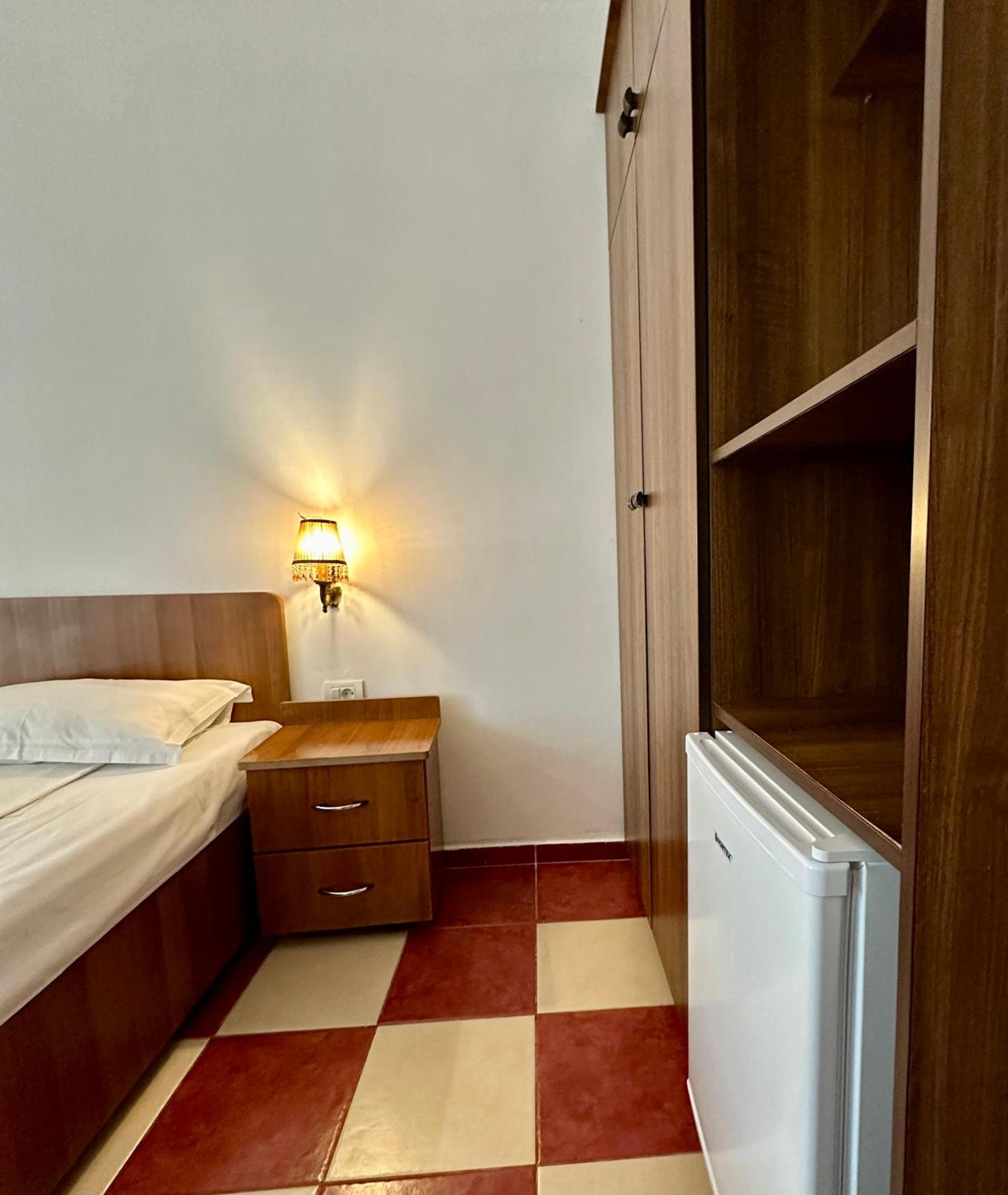 Hotel Nalba-Dalia Jupiter Buitenkant foto